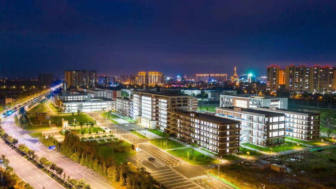 電子科技大學成都學院什邡校區驚艷亮相,9月15日將迎來首.